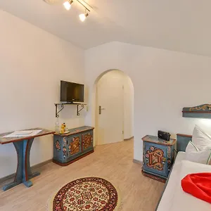 Gasthof Hahn Garni